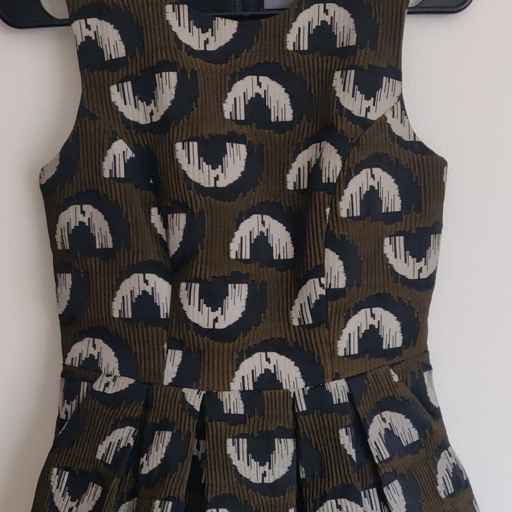 Fun Patterned Mod Mini Dres - Picture 4 of 4